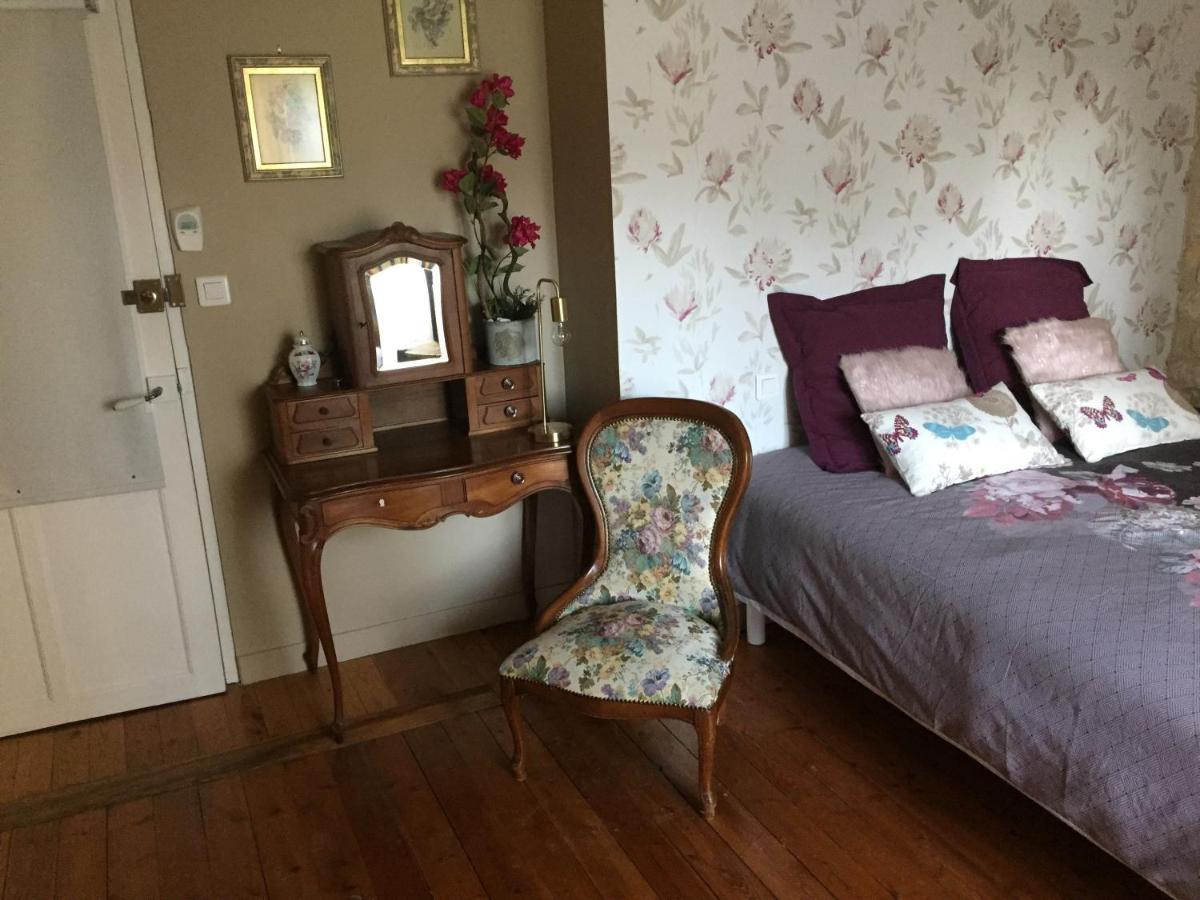 De Charme Et D'Eau Bed & Breakfast Saint-Savinien Bagian luar foto