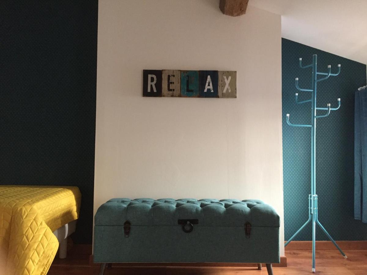 De Charme Et D'Eau Bed & Breakfast Saint-Savinien Bagian luar foto