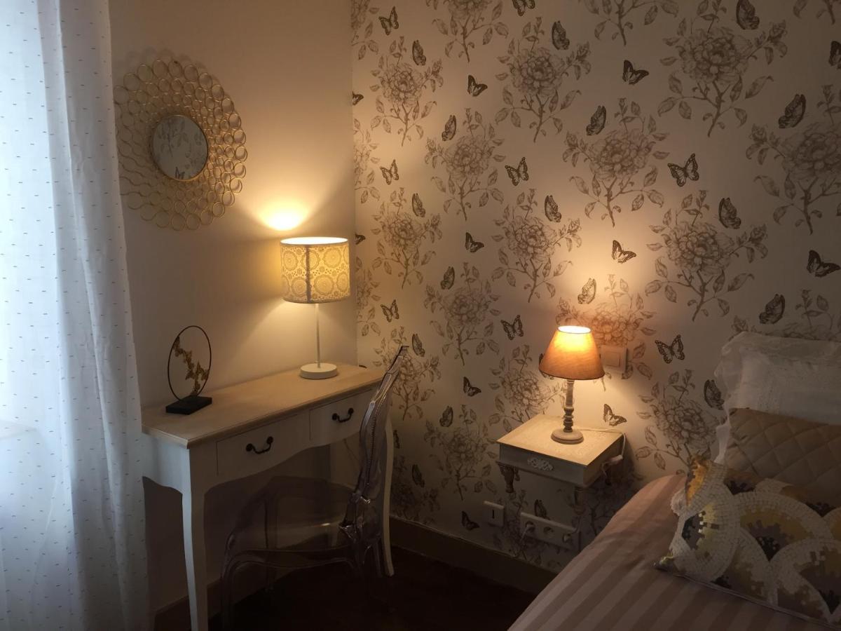 De Charme Et D'Eau Bed & Breakfast Saint-Savinien Bagian luar foto